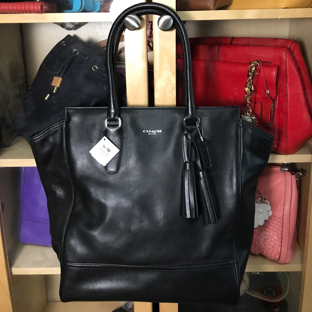 NEW Coach legacy large Tanner